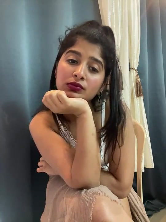 Sexy Girl Showing Boobs and Ass