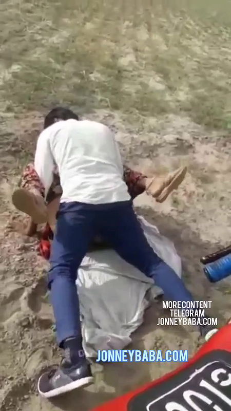 Rajasthani gudiya fucking in outside rode public