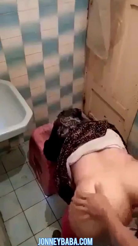 Desi Muslim girl fuck ex bf in collage toilet