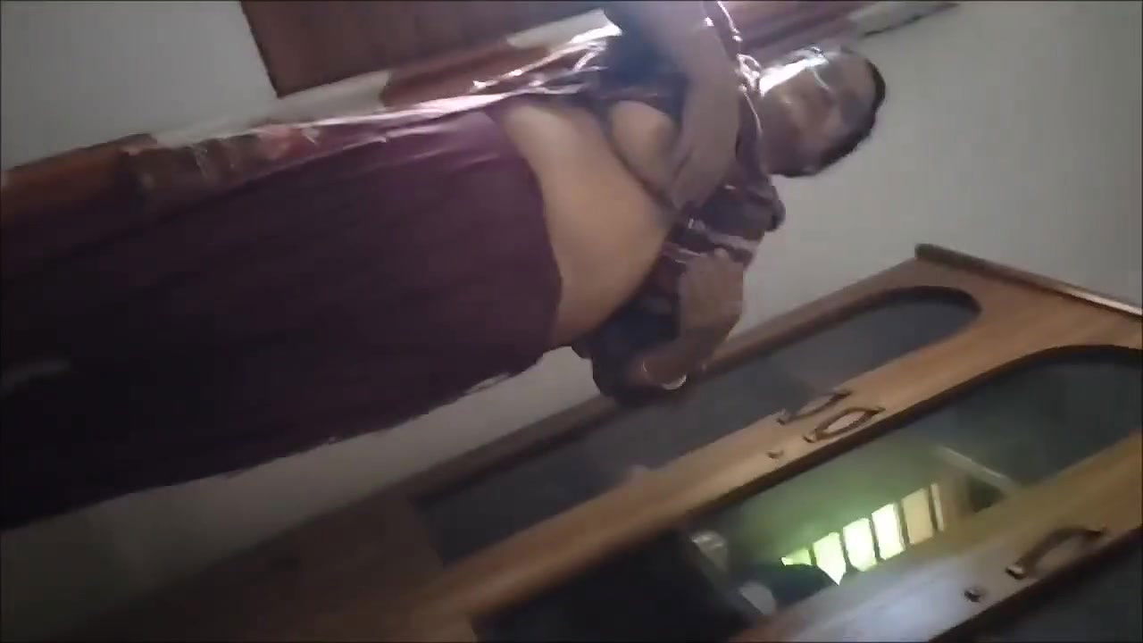 Mature mom milky boobs show caught by son