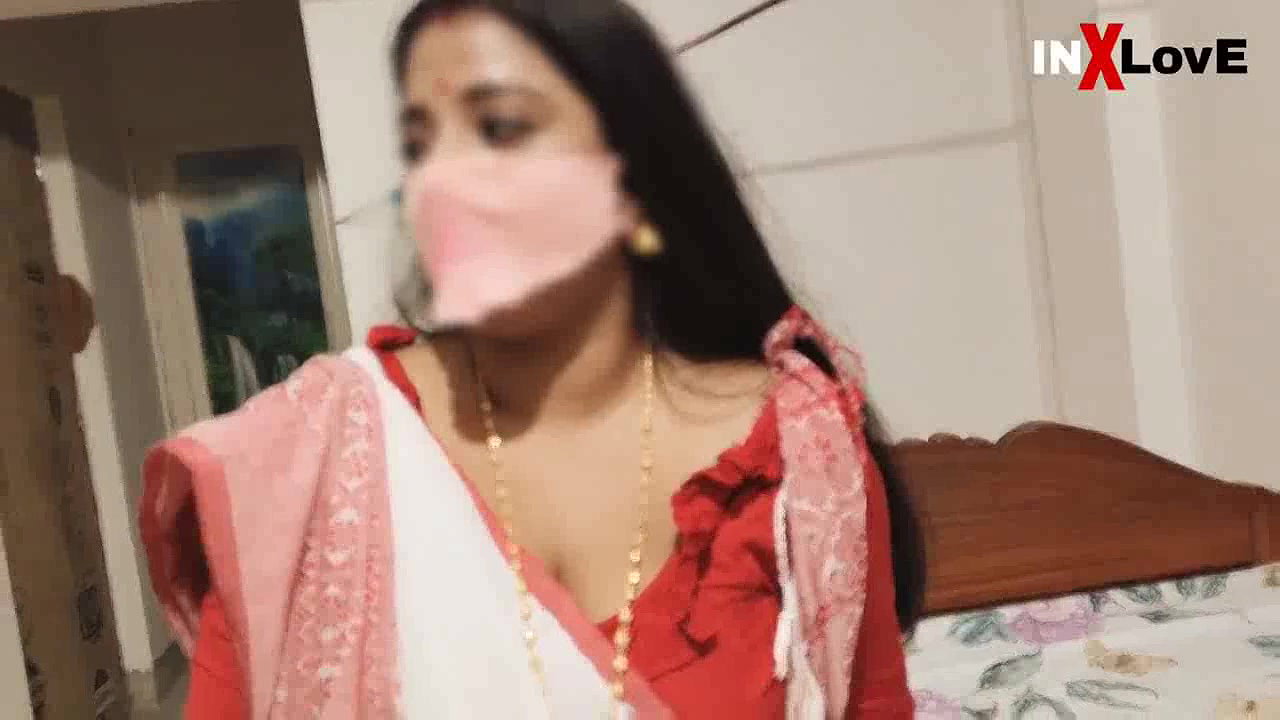 Rich Bhabi Play with Lover at Home