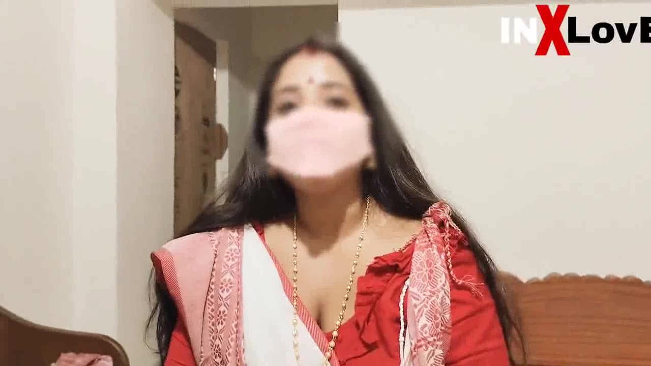 Rich Bhabi Play with Lover at Home