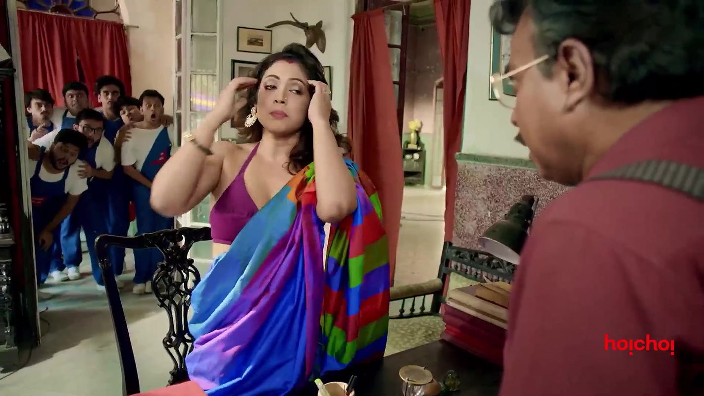 Rii Sen sexy blouse and cleavage scene Dupur Thakurpo S02