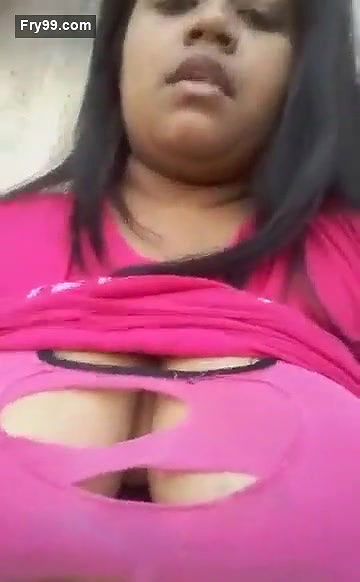 Desi Bhabhi Open Air Fingering