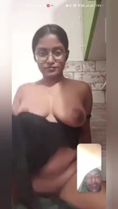 Sexy Srilankan big boobs girl showing her boobs ass pussy to boyfriend on video call