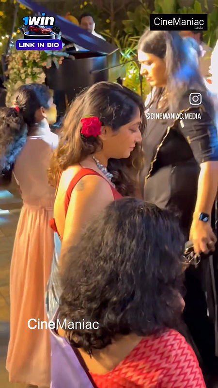 Abhaya Hiranmai Huge Breast in red blouse adn blue saree