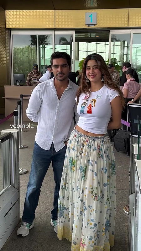 Actress Jhanvi Kapoor closeup boobs navel show at airport