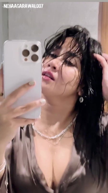 HOTTIE SOFIA ANSARI WET SHOWER EROTIC LOOKS