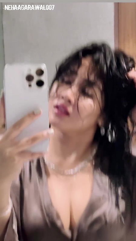 HOTTIE SOFIA ANSARI WET SHOWER EROTIC LOOKS