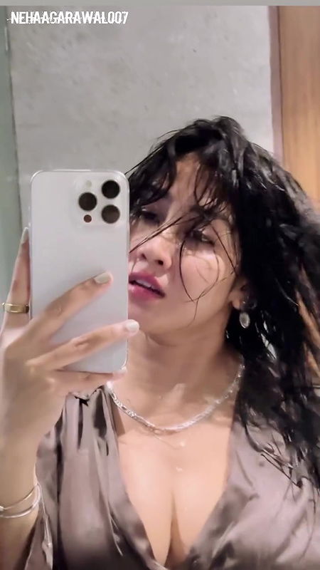 HOTTIE SOFIA ANSARI WET SHOWER EROTIC LOOKS