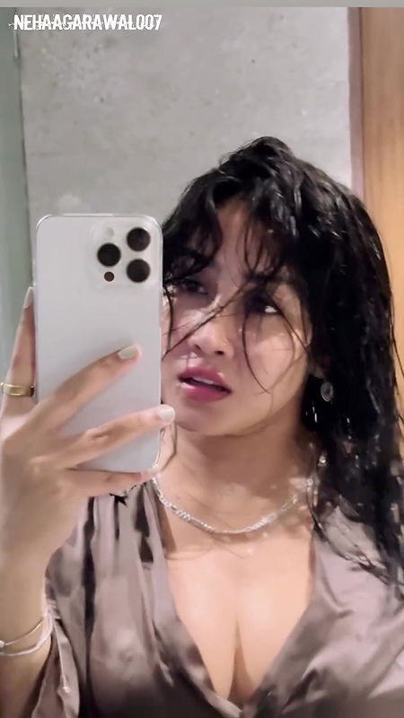 HOTTIE SOFIA ANSARI WET SHOWER EROTIC LOOKS