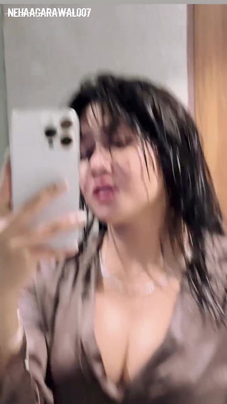 HOTTIE SOFIA ANSARI WET SHOWER EROTIC LOOKS