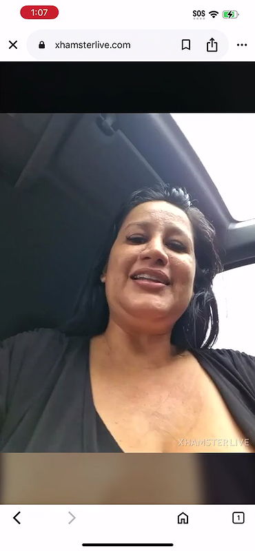 KeilyMadam show her big boobs to stranger in car