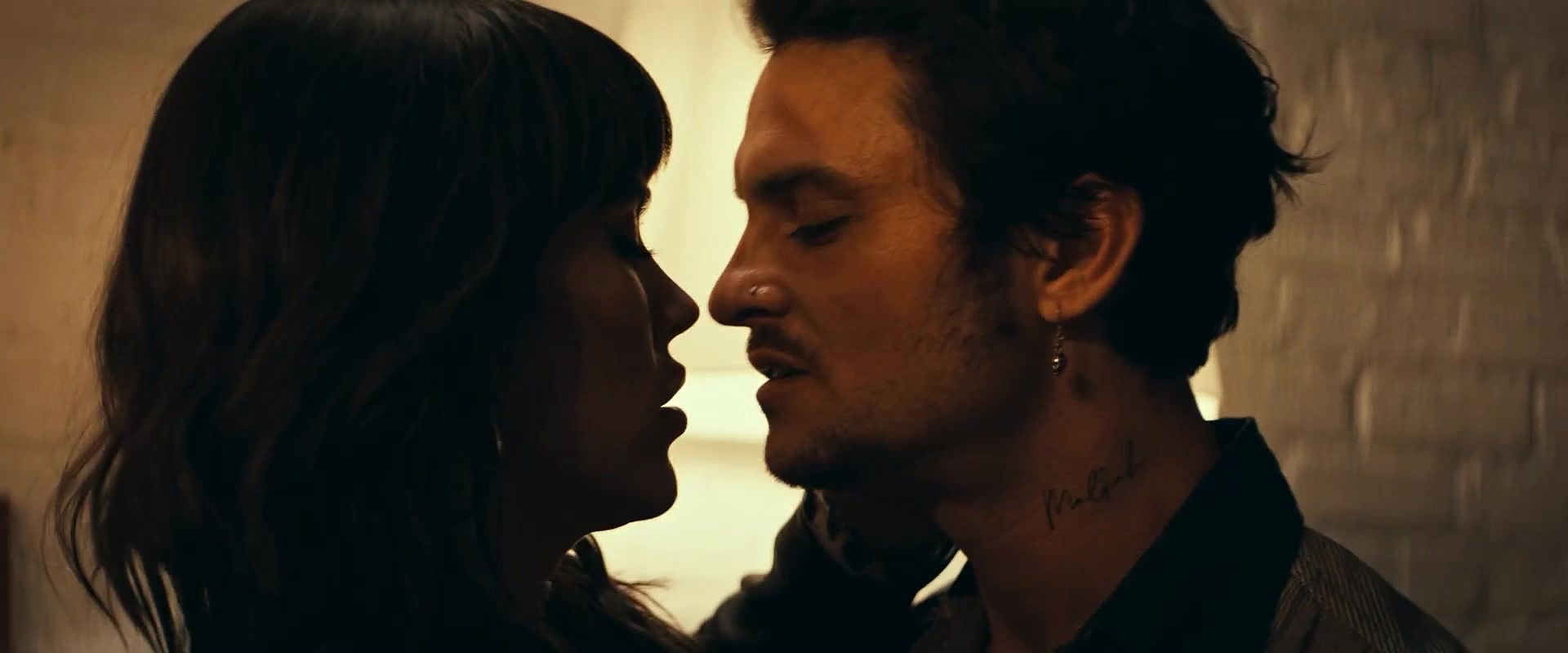 Nadine Crocker nude scenes Continue