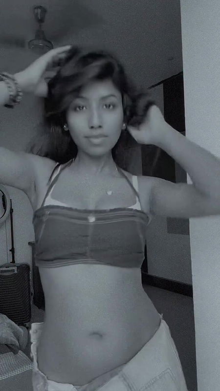 RITU DAMN DESIRABLE DESI GF MATERIAL SEXY MIDRIFF AND CLEAVAGE TEASE