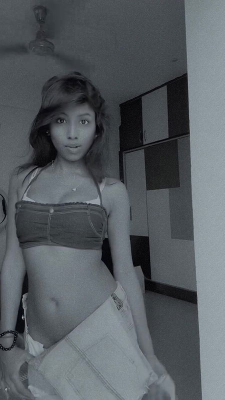 RITU DAMN DESIRABLE DESI GF MATERIAL SEXY MIDRIFF AND CLEAVAGE TEASE