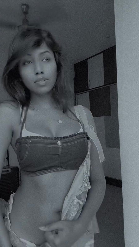 RITU DAMN DESIRABLE DESI GF MATERIAL SEXY MIDRIFF AND CLEAVAGE TEASE