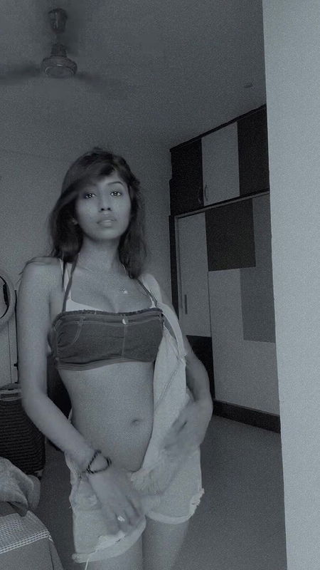 RITU DAMN DESIRABLE DESI GF MATERIAL SEXY MIDRIFF AND CLEAVAGE TEASE