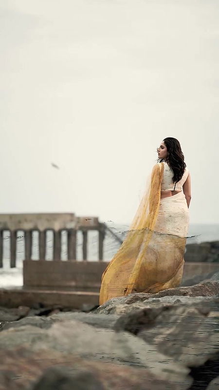 Serial Actress Ayesha sexy boobs armpit hip show in saree