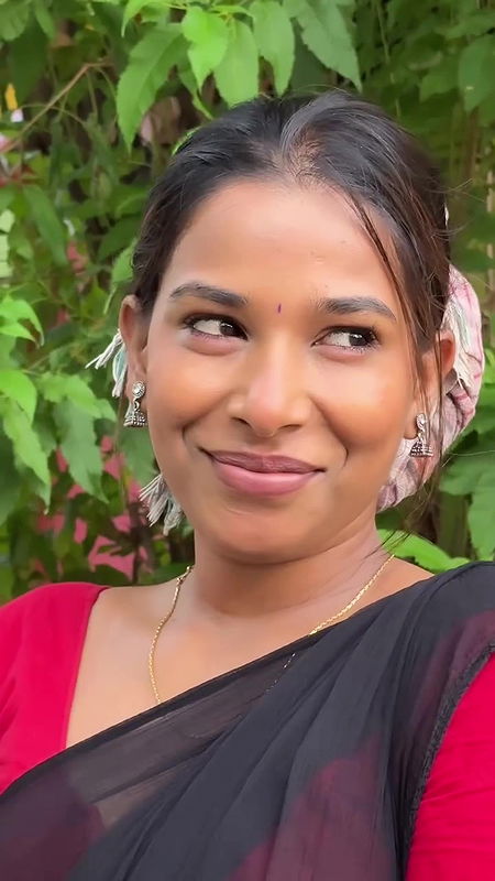 Sexy tamil actress seducing in half saree exotic hip blouse unhooked