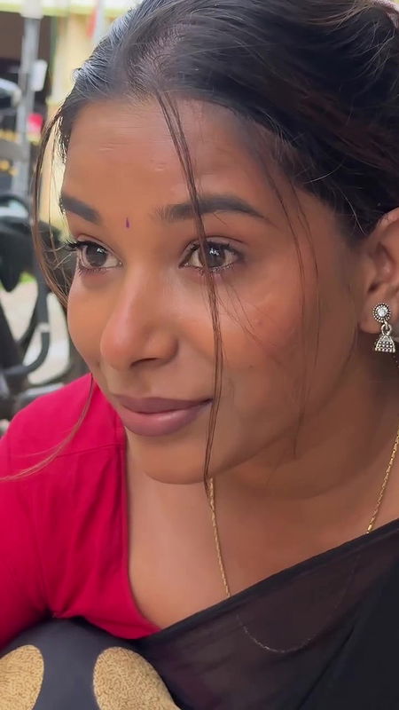 Sexy tamil actress seducing in half saree exotic hip blouse unhooked