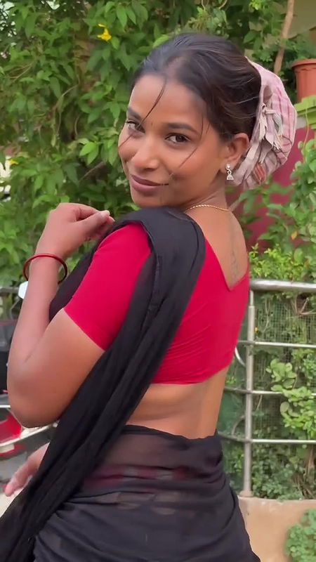 Sexy tamil actress seducing in half saree exotic hip blouse unhooked