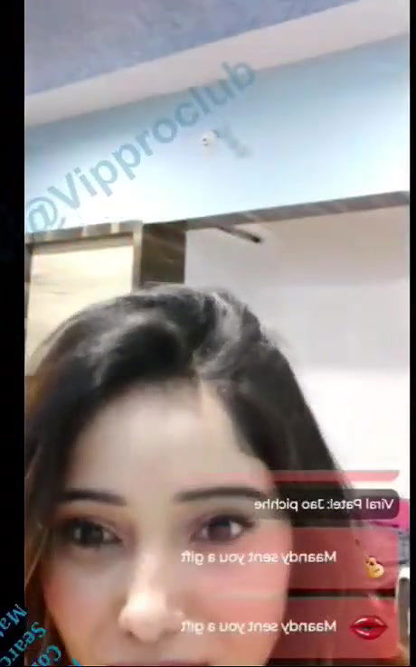 hot actress boobs show2