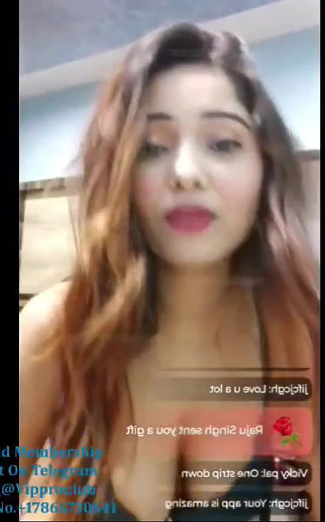 hot actress boobs show2