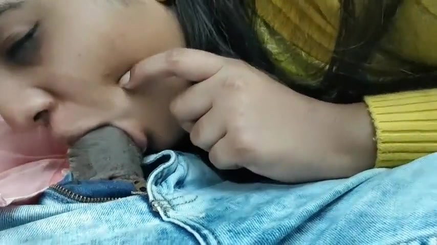 Desi girl ka hot cock sucking