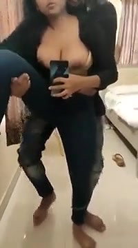 indian couple OYO room