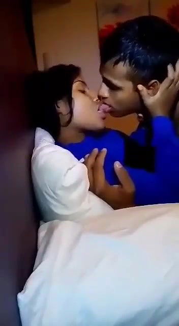 desi gf bf kissing and cock sucking very hard part 1