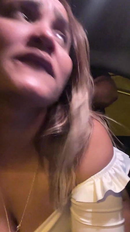 Naughty Bhabhi fucking in car