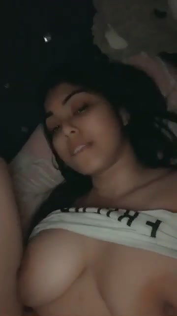 chubby desi girl masterbate with hair brush and make himself squirt