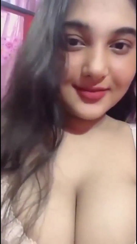 chubby white girl showing