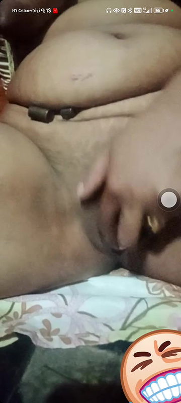 hornybhabhivid eocallfingeringhershavedpussy