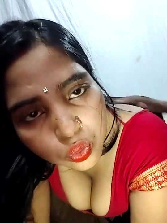 Desi Wife Showing Boobs and Handjob to Husband