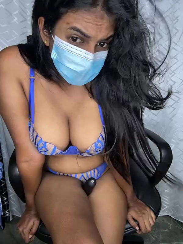 Giant Dildo inside Pussy and Fingering