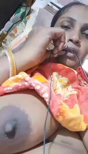 Desi bihari bhabhi hot talking and showing