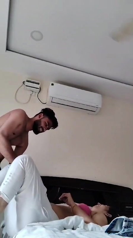 hot bhabhi ko hotel me leke choda part 04