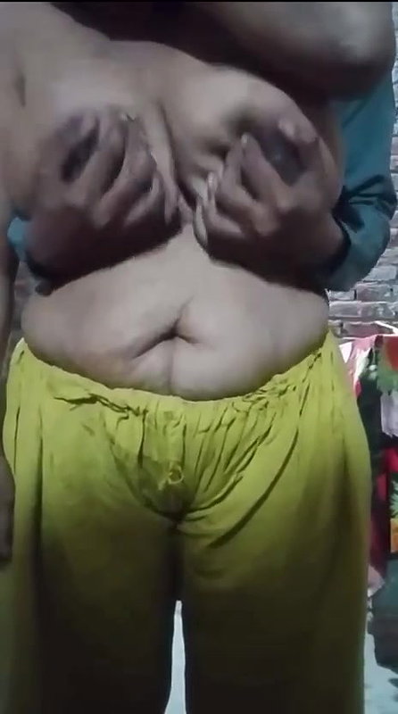 Desi aunty ko nhangi kiya