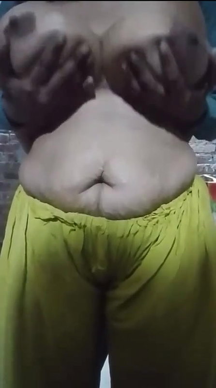 Desi aunty ko nhangi kiya