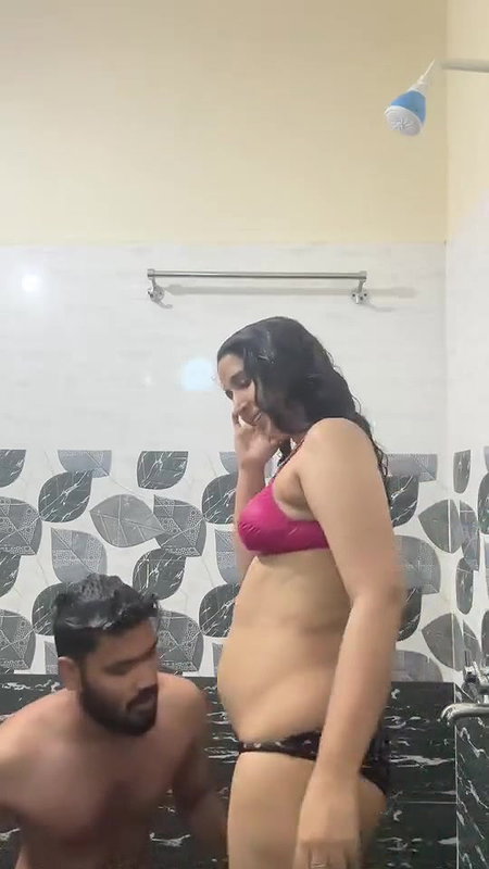 hot bhabhi ko hotel me leke choda bathroom 1