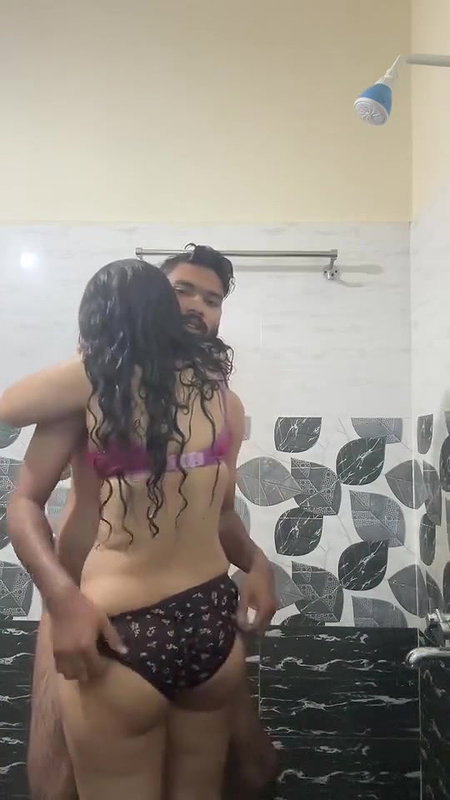 hot bhabhi ko hotel me leke choda bathroom 1