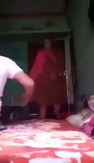 chachi ki choot akele me bulakar mara