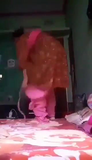 chachi ki choot akele me bulakar mara