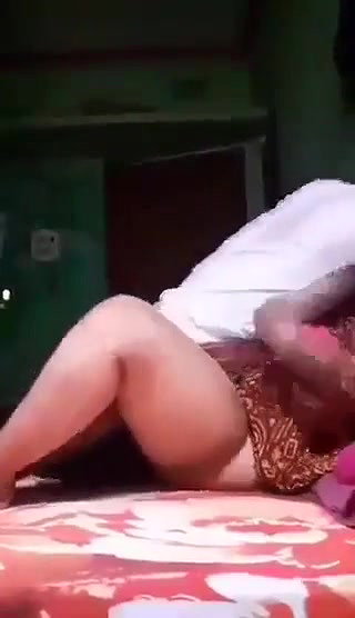 chachi ki choot akele me bulakar mara