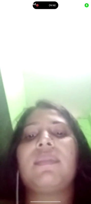 Aunty pissing in video call   ThisVid com