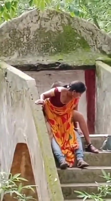 Outdoor sex with bhabhi