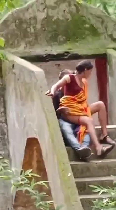 Outdoor sex with bhabhi