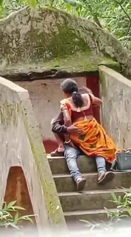 Outdoor sex with bhabhi